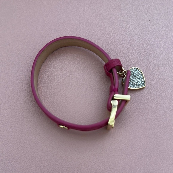 Juicy Couture Pink Bracelet with Gold Heart Charm - Picture 2 of 4